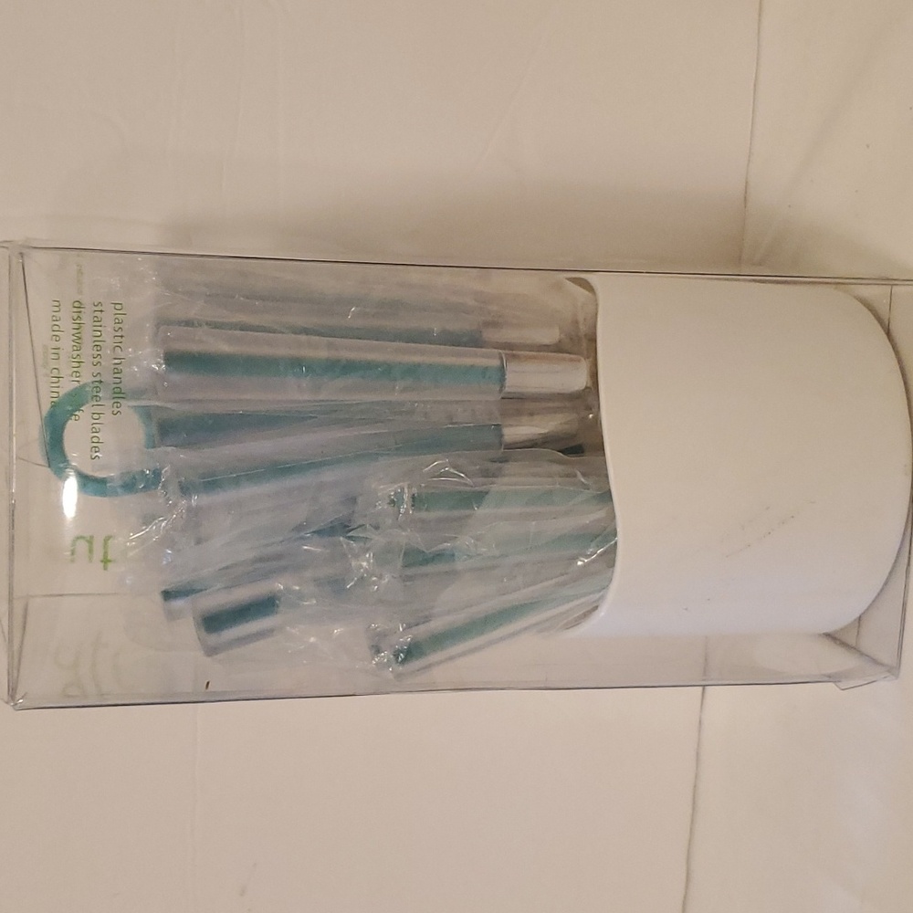 Blue Handle Cutterly Service for 8 Silverware Set Great For Outdoors